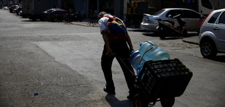 Wassertransport am Montag in Caracas