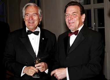 Für seine »Agenda 2010« ließ sich Kanzler Schröder von Roland Be...