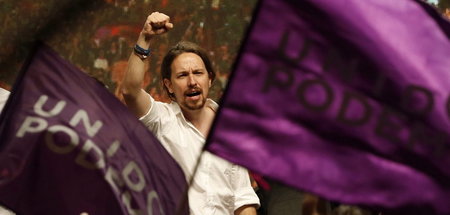 Podemos-Chef Pablo Iglesias 2016 bei einer Kundgebung seiner Par... Podemos-Chef Pablo Iglesias 2016 bei einer Kundgebung seiner Par...