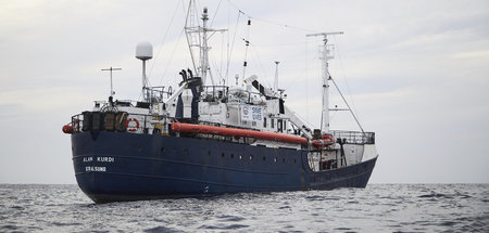 Das Rettungsschiff »Alan Kurdi« der Regensburger Hilfsorganisati...