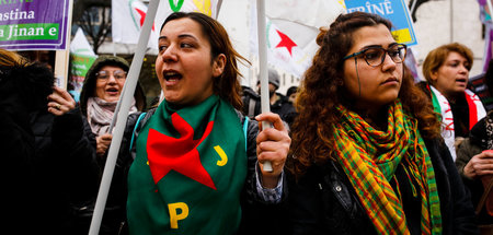 Pro-YPJ-Demonstrantinnen in Berlin (Archivbild)