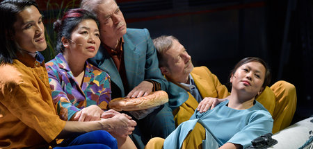 Tochter südvietnamesischer Boat people: Khanh Nguyen (r.)