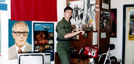 NSA-Mitarbeiter Jeffrey Carney in seiner Westberliner Unterkunft... NSA-Mitarbeiter Jeffrey Carney in seiner Westberliner Unterkunft...