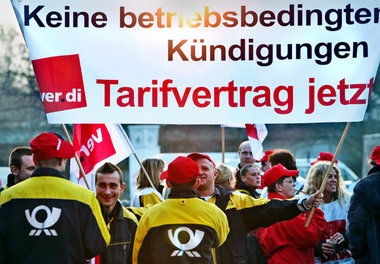 Rund 7000 Post-Beschäftigte beteiligten sich am Dienstag an Warn...