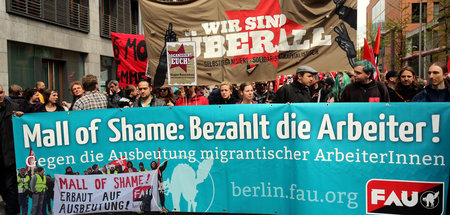 Protest gegen die Ausbeutung von Arbeitern beim Bau der »Mall of...