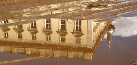 Triumph des Systems über alternative Träume: »monströse Kiste« B...