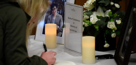 Trauer um Lyra McKee am Sonnabend in Derry