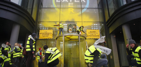 Protest_gegen_Bayer_60638731.jpg
