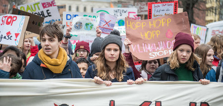 Schülerstreik für Klimaschutz: Etwa 15.000 junge Menschen demons...