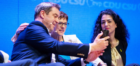Geschlossen rechts: Die Parteichefs von CDU und CSU, Annegret Kr...