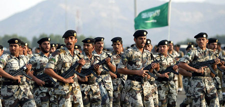 Saudische Soldaten beim Exerzieren (15.1.2005)