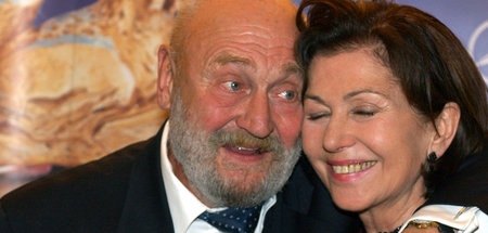 Renate Blume mit Rolf Hoppe bei der Verleihung der »Goldenen Hen...