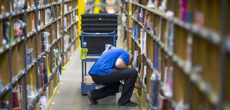 Schuften ohne Tarifvertrag. Lagerarbeiter in Amazons Logistikzen...