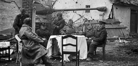 Sowjetische Panzer­brigade während einer kurzen Pause (Seelower ...