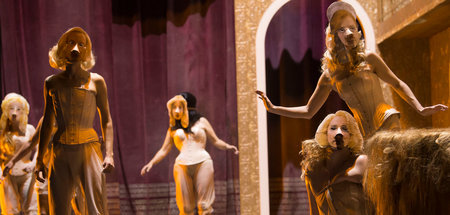 Die Ensemblemitglieder des Theaters Basel inszenieren »Tartuffe ... Die Ensemblemitglieder des Theaters Basel inszenieren »Tartuffe ...