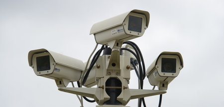 Videokameras zur Überwachung eines Platzes in Schönefeld /Brande... Videokameras zur Überwachung eines Platzes in Schönefeld /Brande...