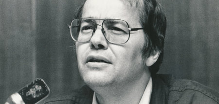 Nicht wissend, eher fragend: Volker Braun