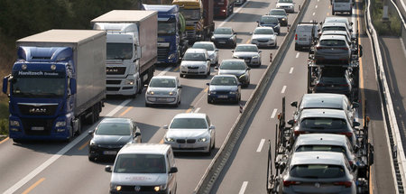 Staus, Umweltverschmutzung, Gesundheitsrisiken, kaputte Straßen:...