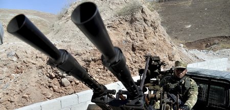 Ein Soldat der »Freien Syrischen Armee« nahe Idlib im September ...