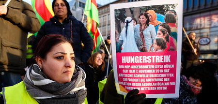 Solidarität mit den Hungerstreikenden: Demonstration auf dem Ber...