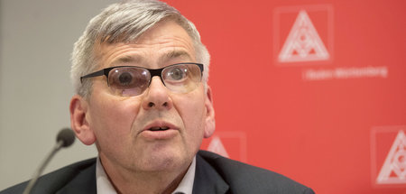 Jörg Hofmann, Vorsitzender der IG-Metall, auf einer Pressekonfer...