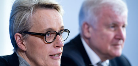 Anne Katrin Bohle (l.), Staatssekretärin im Bundesministerium de... Anne Katrin Bohle (l.), Staatssekretärin im Bundesministerium de...