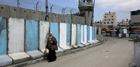 Palästinenserin am ­israelischen Militärcheckpoint Kalandija, sü...