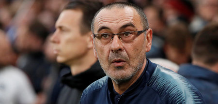 Kann es selbst kaum glauben: Maurizio Sarri steht mit Chelsea im...