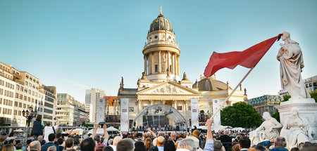 Auftritt des Turezki-Chors am Berliner Gendarmenmarkt