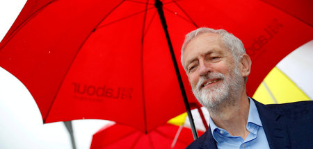 Rettungsschirm für Theresa May? Von Jeremy Corbyn wird er wohl n...