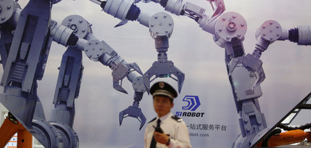 Die Volkswirtschaft Chinas ist drauf und dran, den Sprung von de...