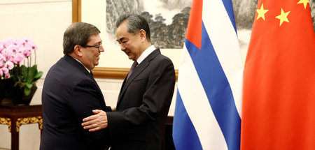 Kubas Außenminister Bruno Rodríguez und sein chinesischer Amtsko...