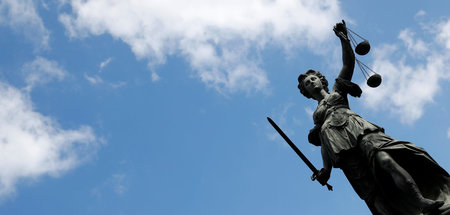 »Justitia« hat in Bosnien einen schweren Stand