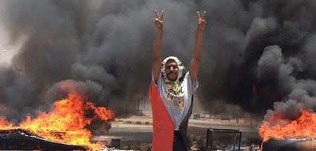 Ungebrochener Glaube an die sudanesische Revolution: Ein Demonst...