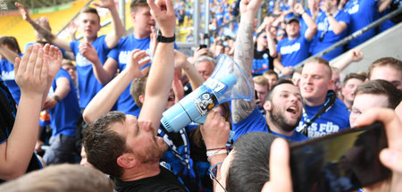 Allein die Reliqiuen! Fußballfans an der Pader