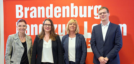 Spitzenpolitiker der Brandenburger Linkspartei nehmen das eigene...