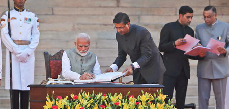 Indiens Premierminister Narendra Modi (M.) am 30. Mai 2019 nach ... Indiens Premierminister Narendra Modi (M.) am 30. Mai 2019 nach ...