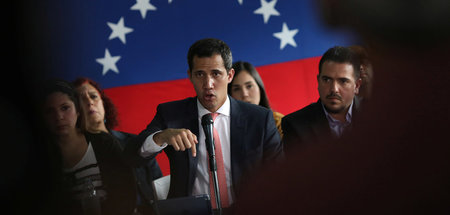 Bei einer Pressekonferenz versuchte Juan Guaidó am Montag in Car...