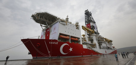 Das Bohrschiff »Yavuz«, hier noch im Hafen von Dilovasi (20.6.20
