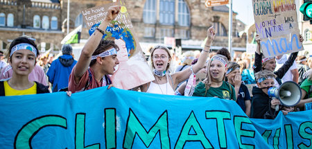 Nach Veranstalterangaben beteiligten sich mehr als 35.000 Mensch...