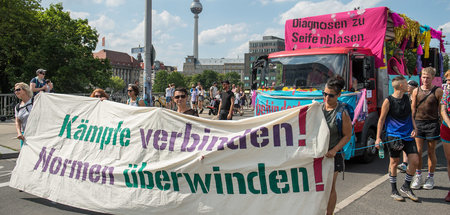 »Behindert und verrückt feiern«: Am Sonnabend setzte sich in Be...