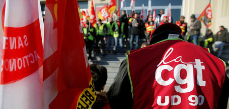 Wiederkehrender Protest in Belfort gegen US-amerikanische Konzer... Wiederkehrender Protest in Belfort gegen US-amerikanische Konzer...