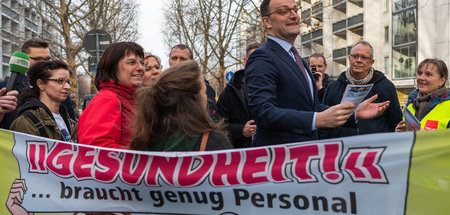 Gesundheit ist keine Ware. Bundesgesundheitsminister Jens Spahn ... Gesundheit ist keine Ware. Bundesgesundheitsminister Jens Spahn ...