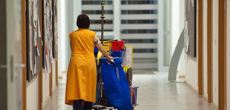 Geringe Anerkennung: Frauen müssen häufig die miesen Jobs machen Geringe Anerkennung: Frauen müssen häufig die miesen Jobs machen