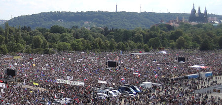 Demo gegen den tschechischen Ministerpräsidenten Andrej Babis in... Demo gegen den tschechischen Ministerpräsidenten Andrej Babis in...