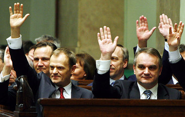 Polens Premier Donald Tusk (v. l.) setzt weiter auf neoliberale ...