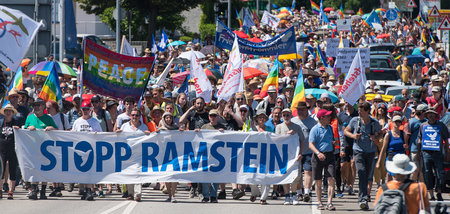 Demonstration_und_Ku_61820838.jpg