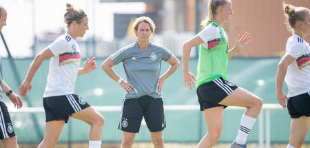 »Viele tolle Ansätze«: Bundestrainerin Martina Voss-Tecklenburg ...