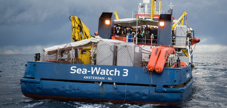 Mit der Beschlagnahmung des Rettungsschiffes »Sea-Watch 3« nehme... Mit der Beschlagnahmung des Rettungsschiffes »Sea-Watch 3« nehme...
