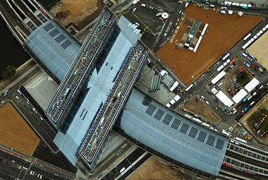 An der Kundschaft vorbeigeplant: der neue Hauptbahnhof von oben An der Kundschaft vorbeigeplant: der neue Hauptbahnhof von oben